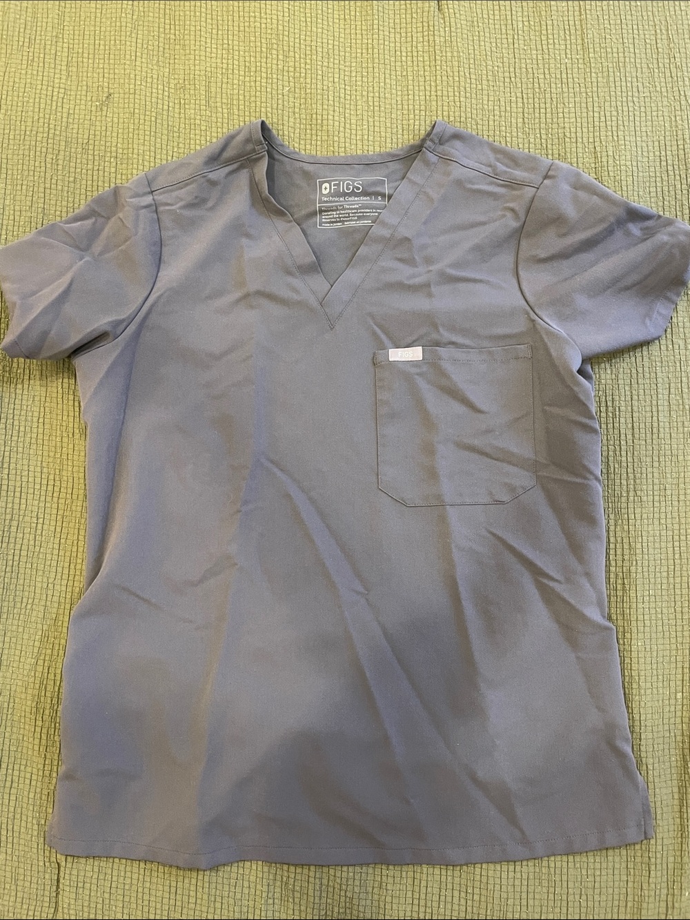 Figs Women's Short Sleeve V-Neck Top in Gray